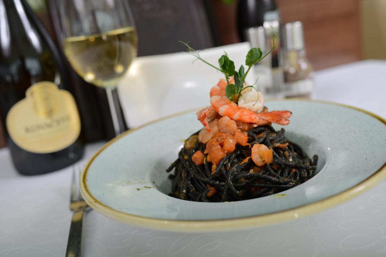 Hotel Premier Aqua - Adults Only Vrdnik Eksteriør billede Prune spaghetti