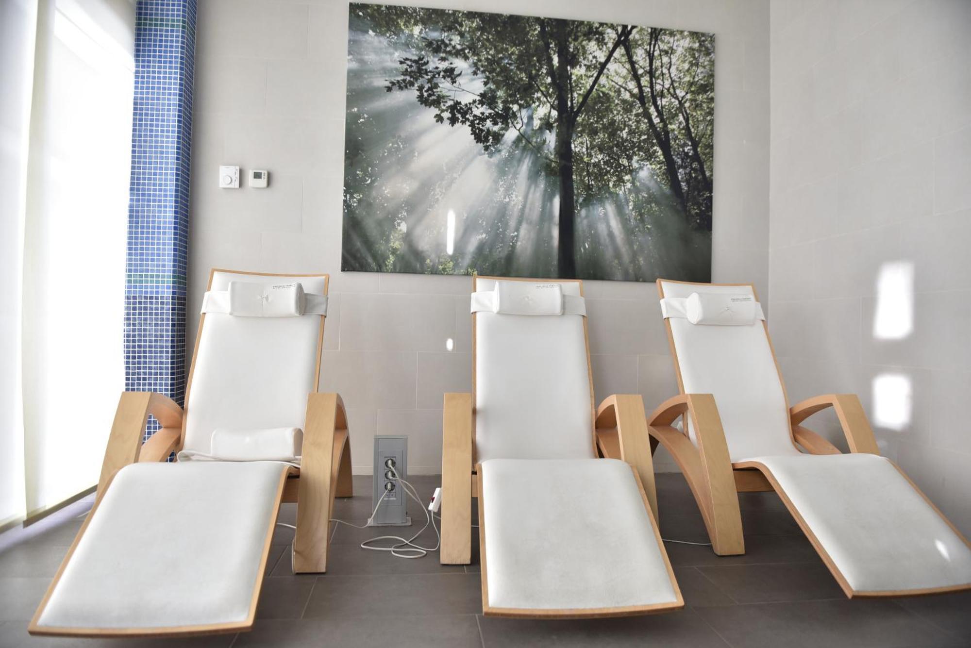 Hotel Premier Aqua - Adults Only Vrdnik Eksteriør billede A relaxation room