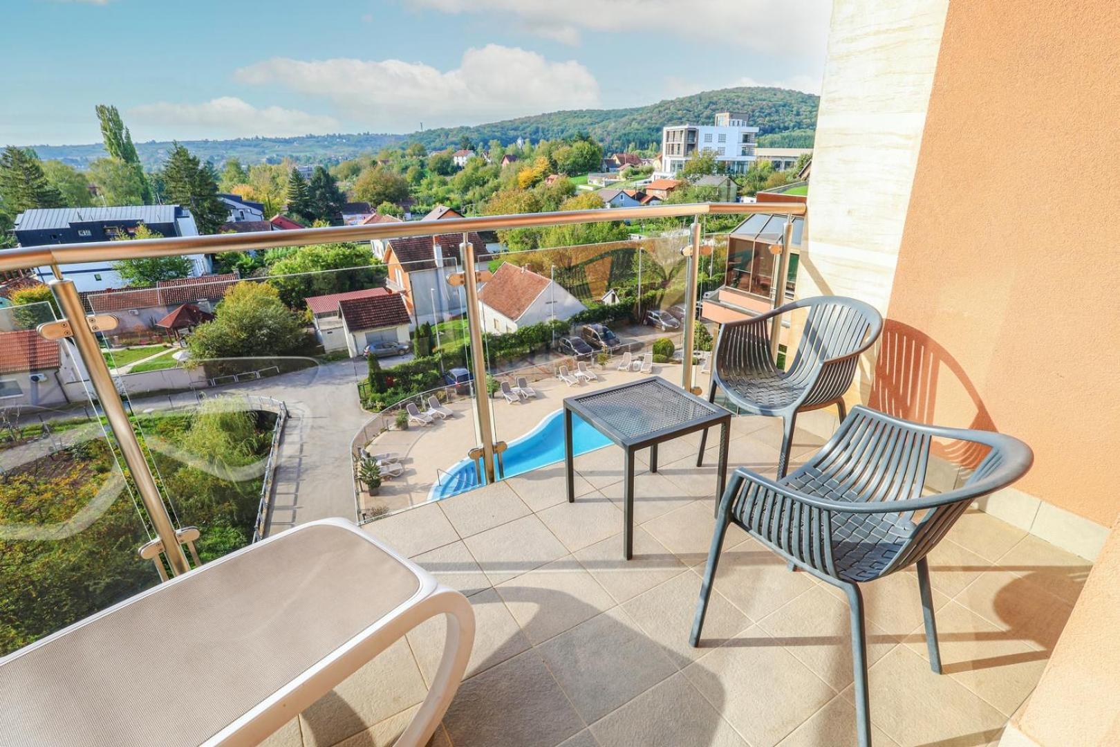 Hotel Premier Aqua - Adults Only Vrdnik Eksteriør billede A balcony
